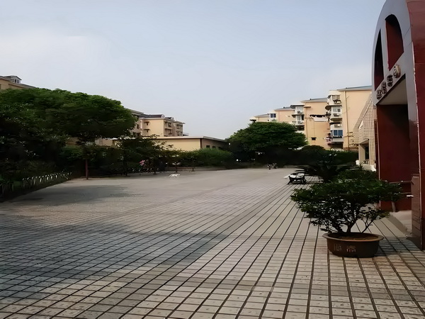 深圳市落户新政策_这版超人如何应对特朗普的时代 这版超人引起震动强烈