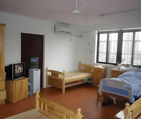 深圳市户口入户_专访导演饶晓志：对《万里归途》满意和骄傲 专访导演饶没很快被淹就会